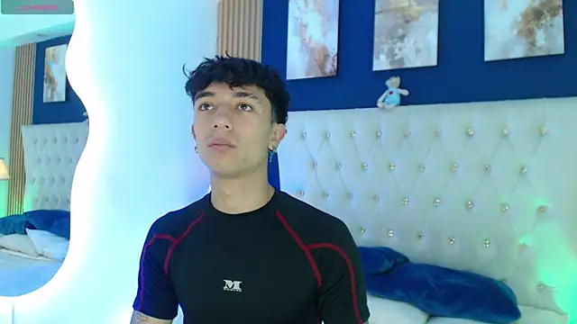 Aiden Rivers  online show from 04/17/26, 01:25