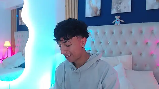 Aiden Rivers  online show from 04/07/26, 01:13