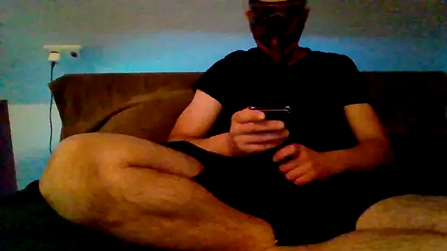 Snapshot of Blackklu chatting on 05/13/26, 10:28 Blackklu online show from 05/13/26, 10:28