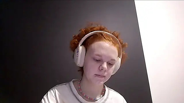 CurlaPettyBom online show from 02/16/26, 09:19