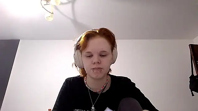 CurlaPettyBom online show from 02/28/26, 08:25