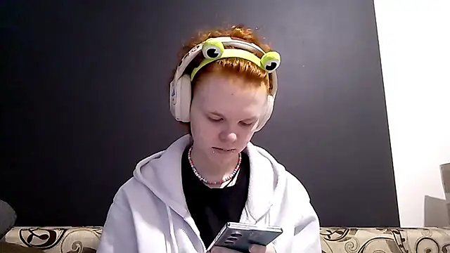 CurlaPettyBom online show from 02/21/26, 08:05