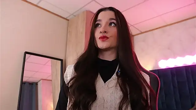 LucyDeLuca online show from 03/02/26, 08:10