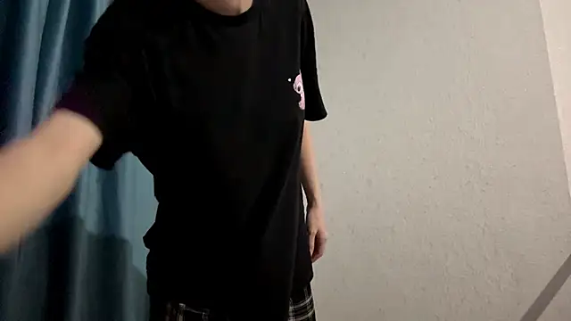 Snapshot of StaticBliss chatting on 03/03/26, 06:15 StaticBliss online show from 03/03/26, 06:15