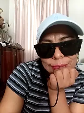 Snapshot of venus-marte chatting on 04/28/26, 05:17 venus-marte online show from 04/28/26, 05:17