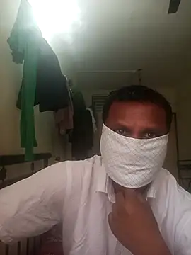 Snapshot of hunk_man chatting on 02/21/26, 12:18 hunk man online show from 02/21/26, 12:18