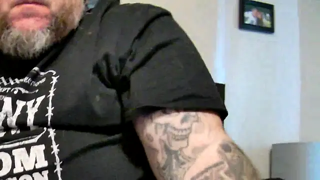 Snapshot of DaddyAG_66 chatting on 02/24/26, 10:32 DaddyAG 66 online show from 02/24/26, 10:32