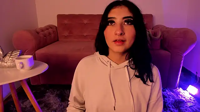 Snapshot of Kattengel_ chatting on 04/26/26, 04:21 Kattengel online show from 04/26/26, 04:21