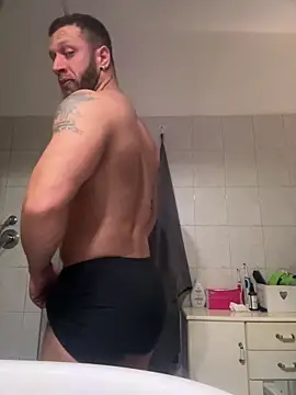 Snapshot of Tiziano94 chatting on 02/25/26, 10:04 Tiziano94 online show from 02/25/26, 10:04