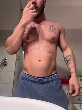 Snapshot of Tiziano94 chatting on 03/09/26, 11:58 Tiziano94 online show from 03/09/26, 11:58