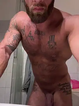 Snapshot of Tiziano94 chatting on 07/14/26, 04:13 Tiziano94 online show from 07/14/26, 04:13