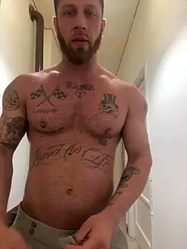 Snapshot of Tiziano94 chatting on 03/22/26, 11:17 Tiziano94 online show from 03/22/26, 11:17