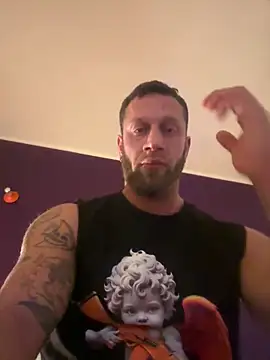 Snapshot of Tiziano94 chatting on 03/21/26, 07:40 Tiziano94 online show from 03/21/26, 07:40