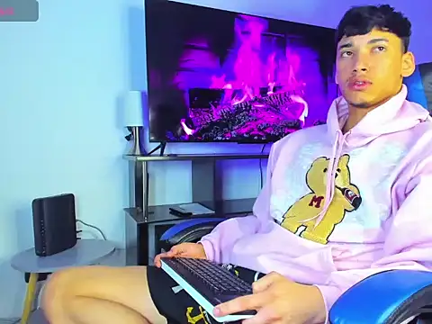 Lyam Russo online show from 03/30/26, 08:05