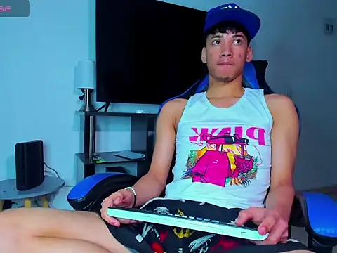 Lyam Russo online show from 04/07/26, 08:05