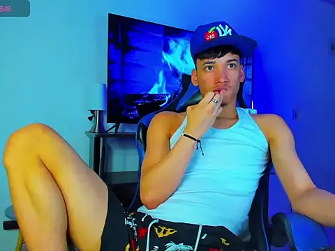 Lyam Russo online show from 03/25/26, 04:01