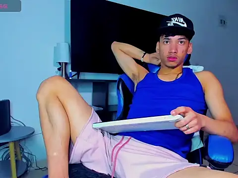 Lyam Russo online show from 04/18/26, 05:54