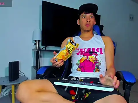 Lyam Russo online show from 04/08/26, 04:58