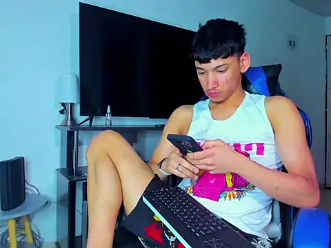 Lyam Russo online show from 04/03/26, 05:14