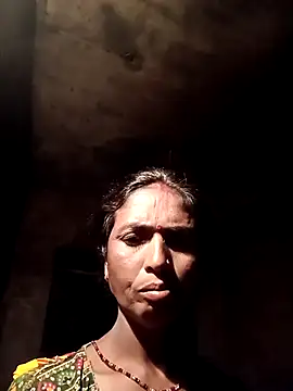 Snapshot of Hot_re83 chatting on 02/21/26, 07:16 Hot re83 online show from 02/21/26, 07:16