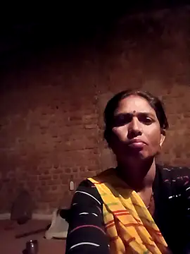 Snapshot of Hot_re83 chatting on 02/17/26, 11:35 Hot re83 online show from 02/17/26, 11:35