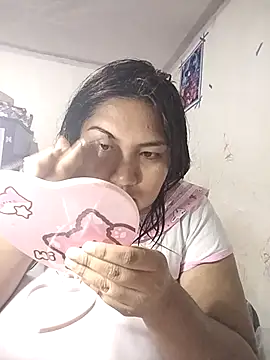 Snapshot of michu_kotomi chatting on 03/19/26, 04:56 michu kotomi online show from 03/19/26, 04:56