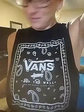 MissBella0969 online show from 04/01/26, 05:21