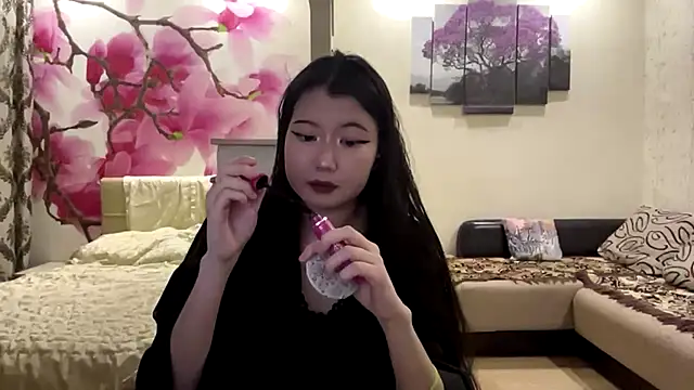 MaeRaads online show from 04/01/26, 06:05