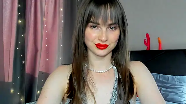 Snapshot of megann_fox2 chatting on 06/17/26, 03:11 megann fox2 online show from 06/17/26, 03:11