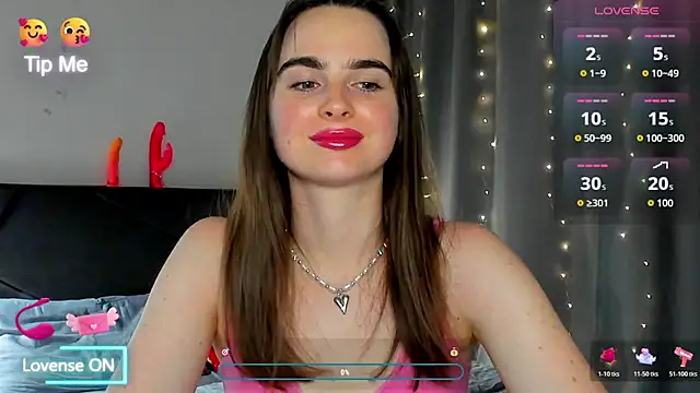 Snapshot of megann_fox2 chatting on 07/07/26, 03:04 megann fox2 online show from 07/07/26, 03:04