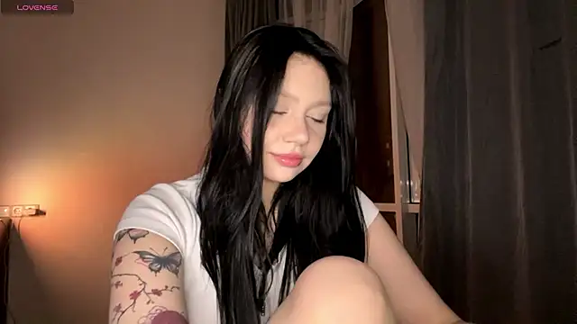 Snapshot of RaquelsHusband chatting on 02/19/26, 02:25 RaquelsHusband online show from 02/19/26, 02:25