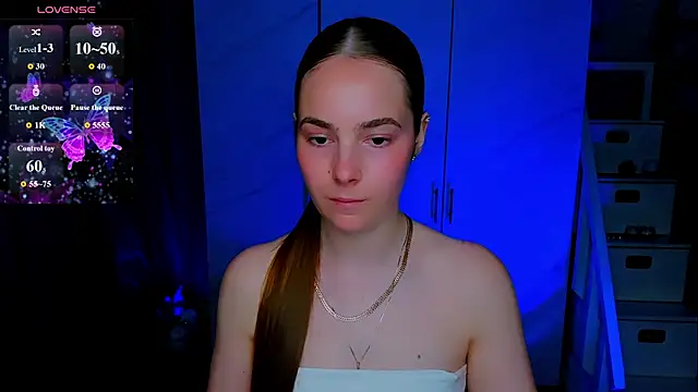 Snapshot of Maddy_Wood_ chatting on 06/07/26, 04:01 Maddy Wood online show from 06/07/26, 04:01