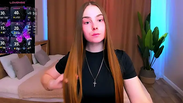 Maddy Wood  online show from 03/11/26, 03:17