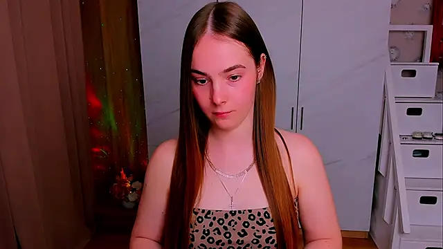 Snapshot of Maddy_Wood_ chatting on 04/28/26, 04:33 Maddy Wood online show from 04/28/26, 04:33