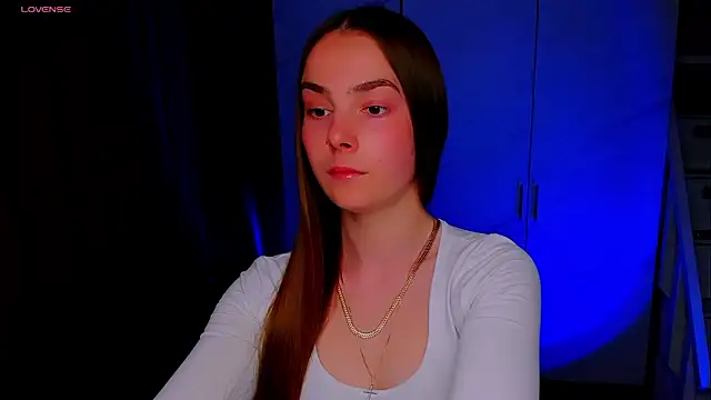 Snapshot of Maddy_Wood_ chatting on 06/12/26, 07:00 Maddy Wood online show from 06/12/26, 07:00