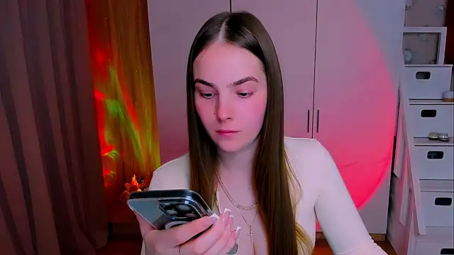 Snapshot of Maddy_Wood_ chatting on 04/29/26, 05:30 Maddy Wood online show from 04/29/26, 05:30