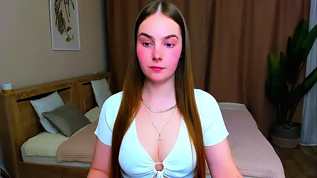 Maddy Wood  online show from 04/03/26, 10:05