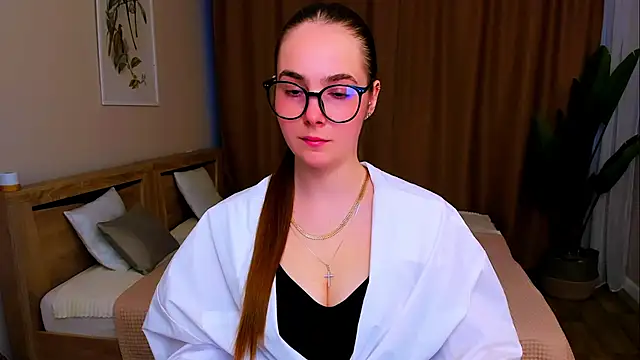 Maddy Wood  online show from 04/09/26, 05:08