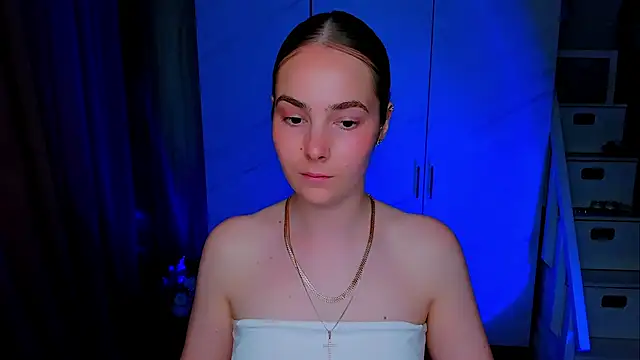 Snapshot of Maddy_Wood_ chatting on 06/10/26, 02:07 Maddy Wood online show from 06/10/26, 02:07
