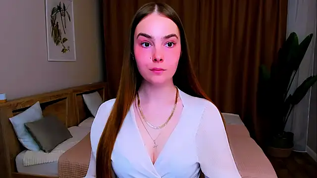 Maddy Wood  online show from 04/12/26, 06:33