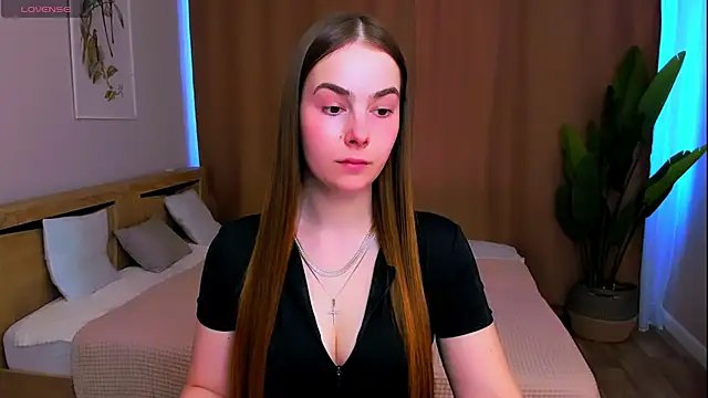 Maddy Wood  online show from 03/24/26, 02:28