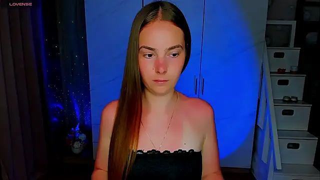 Snapshot of Maddy_Wood_ chatting on 06/23/26, 04:27 Maddy Wood online show from 06/23/26, 04:27