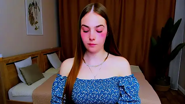 Maddy Wood  online show from 04/11/26, 05:49