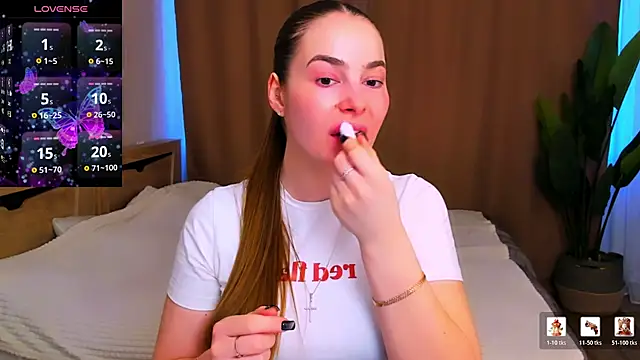 Maddy Wood  online show from 03/15/26, 10:22