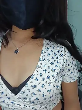 Snapshot of Cutie_babes01 chatting on 06/10/26, 02:40 Cutie babes01 online show from 06/10/26, 02:40