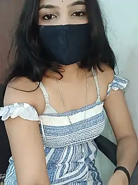 Snapshot of Cutie_babes01 chatting on 06/21/26, 06:36 Cutie babes01 online show from 06/21/26, 06:36