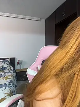 Snapshot of Kiarhatrixie1 chatting on 02/28/26, 04:39 Kiarhatrixie1 online show from 02/28/26, 04:39