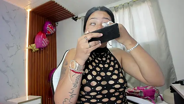 Snapshot of adhara__messY chatting on 02/28/26, 01:33 adhara messY online show from 02/28/26, 01:33