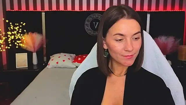 Snapshot of GracefulMichelle chatting on 05/19/26, 01:56 GracefulMichelle online show from 05/19/26, 01:56