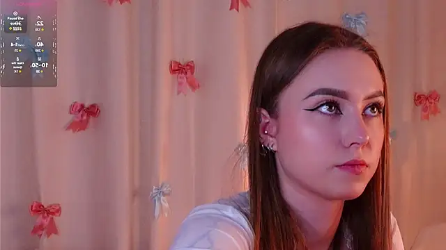 LorileeRuetz online show from 04/12/26, 03:37